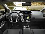Toyota Prius v 2015 года